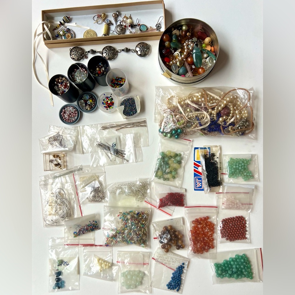 Assorted Beads and Jewelry Making Kit